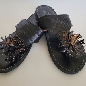 Patricia Nash Womens 9.5 black leather sandals